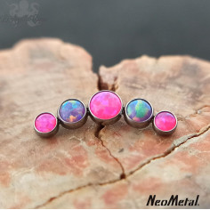 'Dreamland' Cluster en titane orné d'opales synthétiques Threadless - Neometal