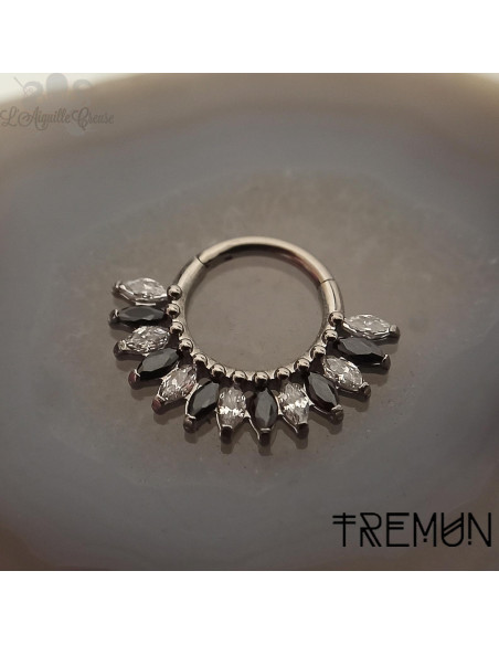 Anneau segmenté 'Maria' en titane et zircons Tremun