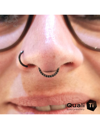 Anneau segmenté en titane QualiTi et zircons cubiques noirs, ouverture facile