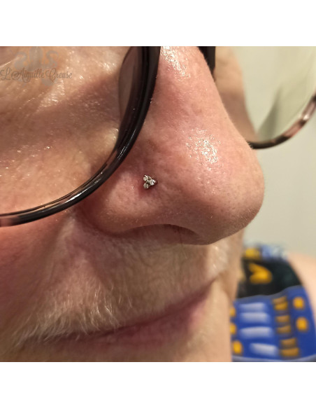 Accessoire en titane orné de trois cristaux Swarovski Threadless