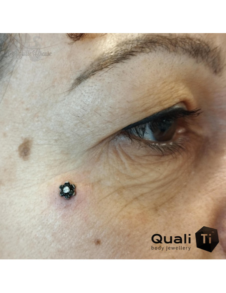 Fleur QualiTi en titane & zircons - 5 mm pour 1.6 mm