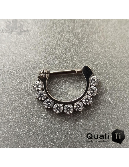 Clicker segmenté en titane QualiTi et zircons cubiques, ouverture facile