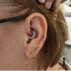 Anneau segmenté en titane & zircons premiums Invictus, ouverture facile 2