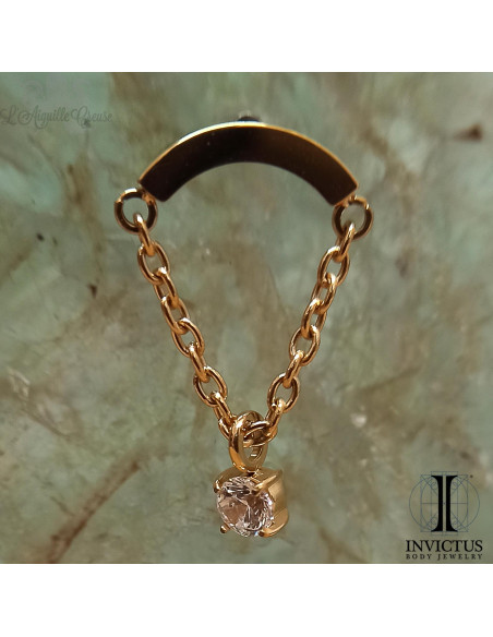 Barre courbe Invictus en titane pvd or 24 carats, chainette et zircon  - threadless