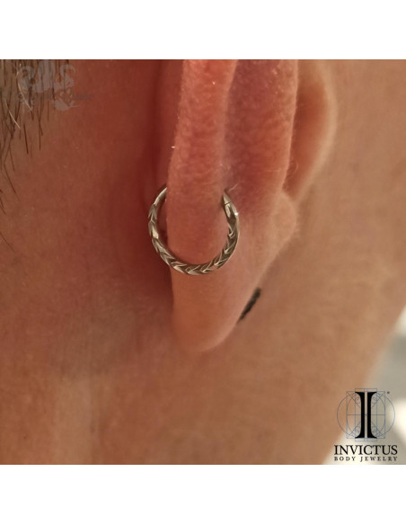 Anneau segmenté en titane Invictus, ouverture facile