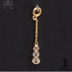 Charme en or jaune 14 carats et zircons Invictus