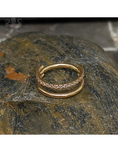 Anneau double segmenté en titane pvd or 18 carats et ses zircons, ouverture facile