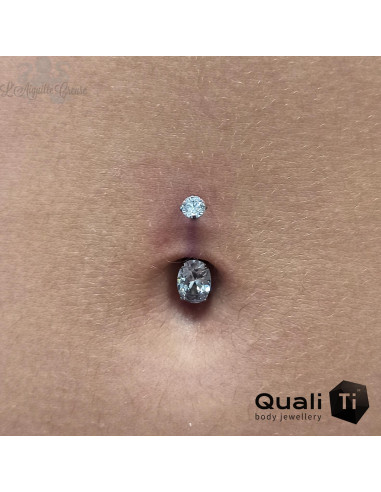 Bijou de nombril Zircon Ovale QualiTi en Titane implantable