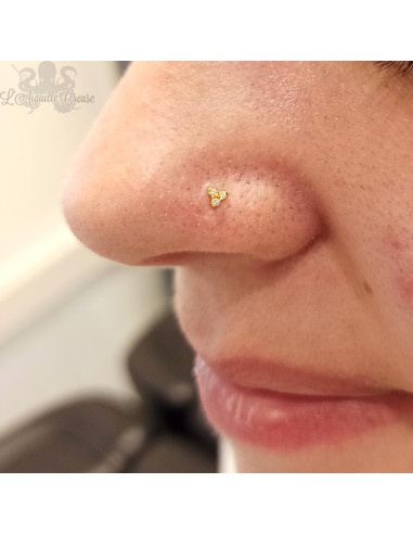 Accessoire en titane pvd or, orné de trois cristaux Swarovski Threadless