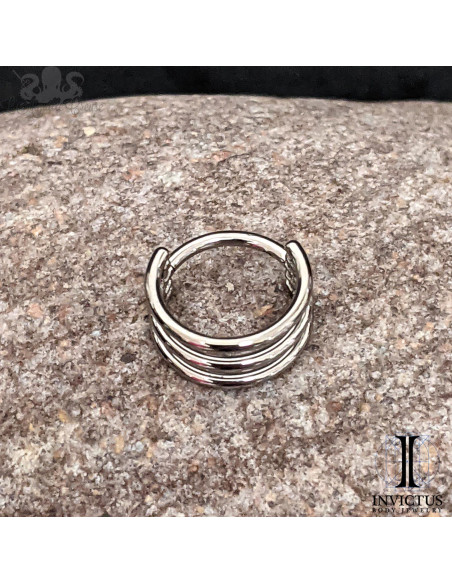 Triple anneau segmenté en titane Invictus , ouverture facile