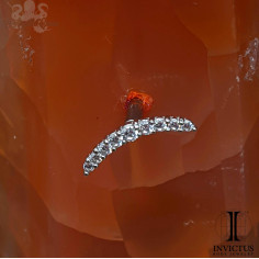 Barre curve en or blanc 14 carats et zircons premium Threadless - Invictus