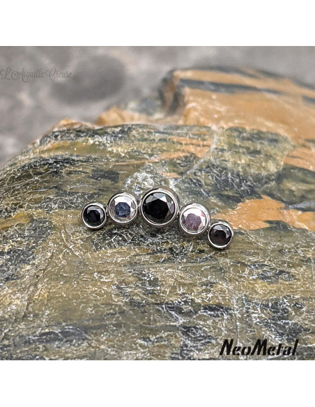 'Halloween' Cluster en titane orné de zircons Threadless - Neometal