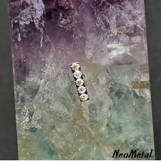 'Glimmer and Glow' Barre de 5 zircons Threadless - Neometal