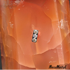 'Glimmer and Glow' Barre de 3 zircons Threadless - Neometal