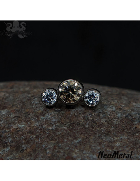 'Glimmer and Glow' Cluster en titane orné de zircons Threadless - Neometal