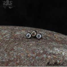 Glimmer and Glow' Mini cluster en titane orné de zircons Threadless - Neometal 2