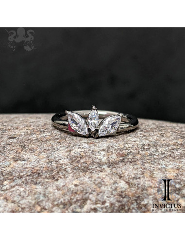 Anneau segmenté en titane Invictus, zircons premiums, ouverture facile