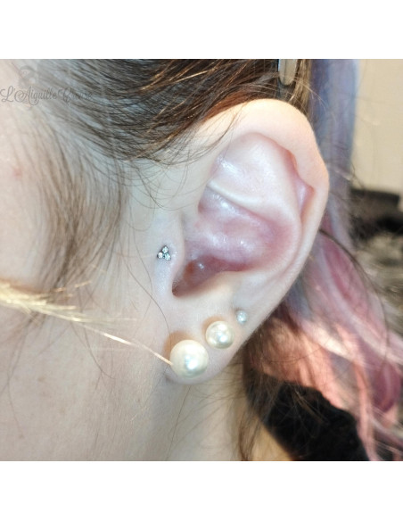 Accessoire en titane orné de trois cristaux Swarovski Threadless