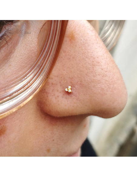 Accessoire en titane pvd or, orné de trois cristaux Swarovski Threadless