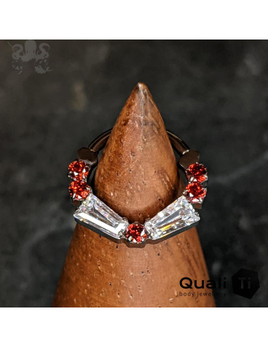 Anneau segmenté en titane QualiTi et zircons, ouverture facile