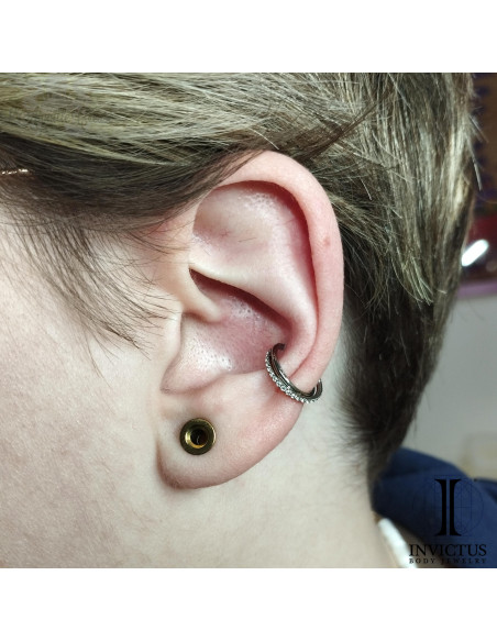 Anneau segmenté en titane Invictus & zircons premiums, ouverture facile