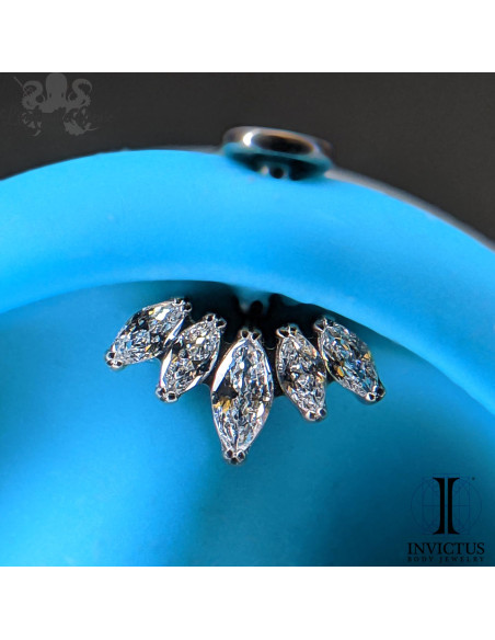 Marquise 5 pétales Invictus en titane et zircons premiums - threadless