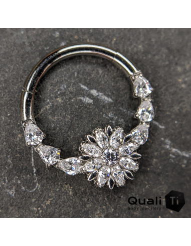 Anneau segmenté 'Thrive not survive' en titane QualiTi et zircons cubiques, ouverture facile