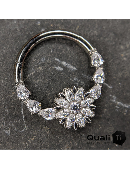 Anneau segmenté 'Thrive not survive' en titane QualiTi et zircons cubiques, ouverture facile