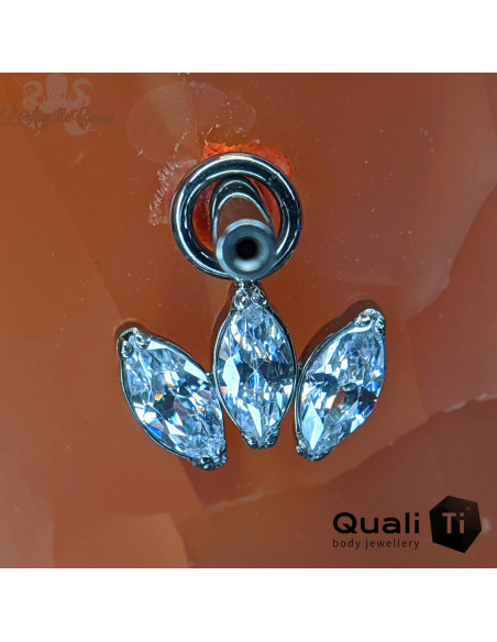 Charme en titane et triple marquise de zircons premiums - QualiTi