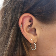 Banane en titane ornée d'un zircon - pas de vis interne 2