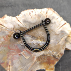 Bijou de téton étrier noir