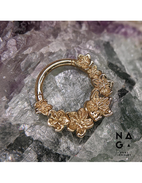 Anneau en or jaune 14k Naga Jewelery