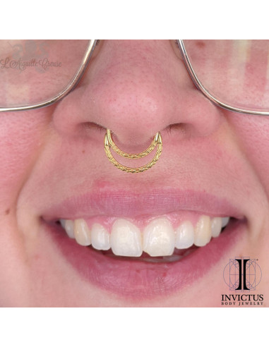 Double anneau texturé segmenté en titane pvd or 24 carats Invictus, ouverture facile