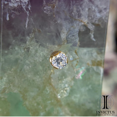 Zircon serti Invictus en titane pvd or 24 carats- threadless