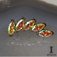 Cluster Invictus en titane pvd or 24 carats et zircons- threadless 2