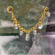 Charm chainette pvd or 24 carats pour lier deux piercings 2