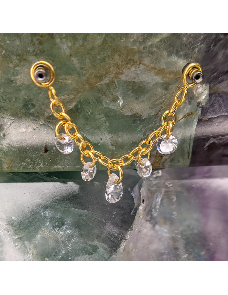 Charm chainette pvd or 24 carats pour lier deux piercings