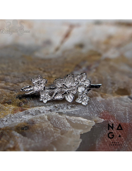 Fleurs de cerisier en or blanc 14 carats threadless - NAGA BODY JEWELRY