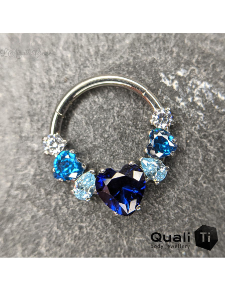 Anneau segmenté 'Tears from the heart' en titane QualiTi et zircons, ouverture facile