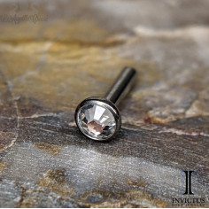 Barre de Labret avec cabochon de zircon intégré - titane 1.2 mm threadless Invictus 2