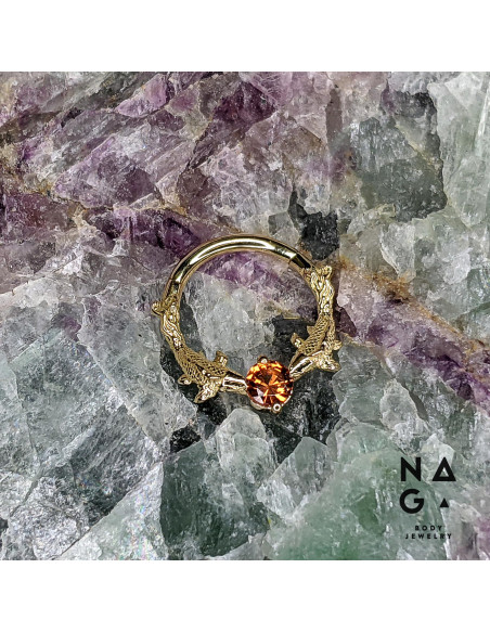 Anneau carpe koi en or jaune 18 carats et pierre fine Naga Jewelery