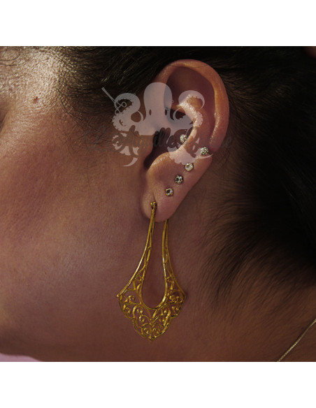 Paire de boucles d'oreilles en bronze
