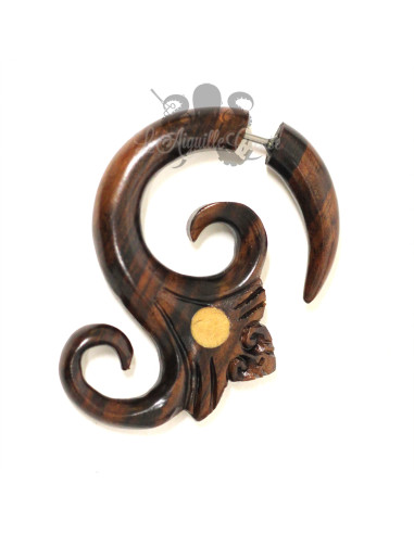 Boucle d'oreille  en bois sculptée