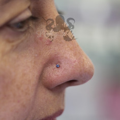 Stud Or 9k, orné d'un Saphir 2