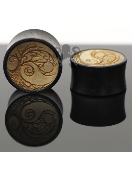 Plug en bois gravé au laser