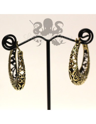 Paire de boucles d'oreilles en bronze.