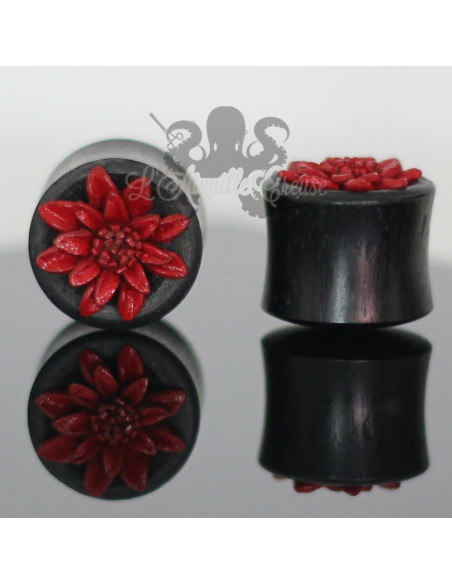 Plug en bois, fleur en cuir