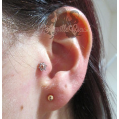 Fleur en zircons ronds, en or rose 14 carats pour 1.2 mm 2