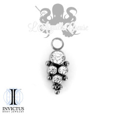 Charm Invictus en titane 2