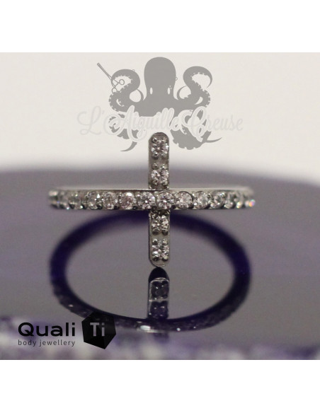 Anneau segmenté en titane QualiTi Cordélia, zircons cubiques, ouverture facile